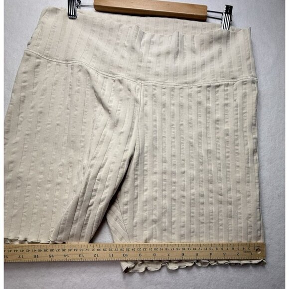 Offline by Aerie Hi Rise OG Ribbed Bike Shorts XXL Cream Lettuce Hem 7" Inseam - Picture 8 of 8